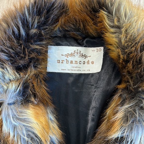 FAUX FUR COAT - Picture 3 of 4